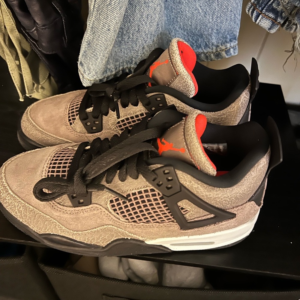Jordan retro 4 Sneakers - Brown and Black